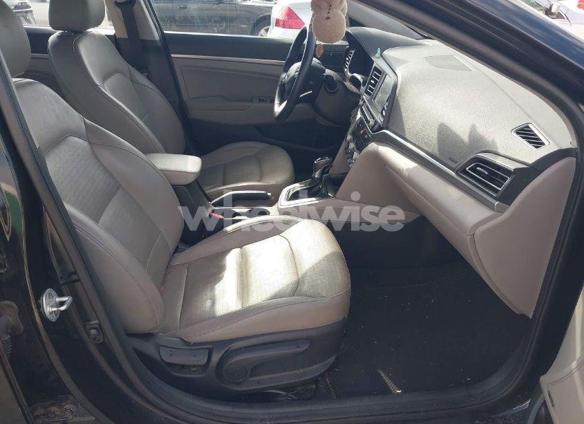 Photo 5 of 2020 Hyundai Elantra LIMITED (VIN 5NPD84LF4LH597937)