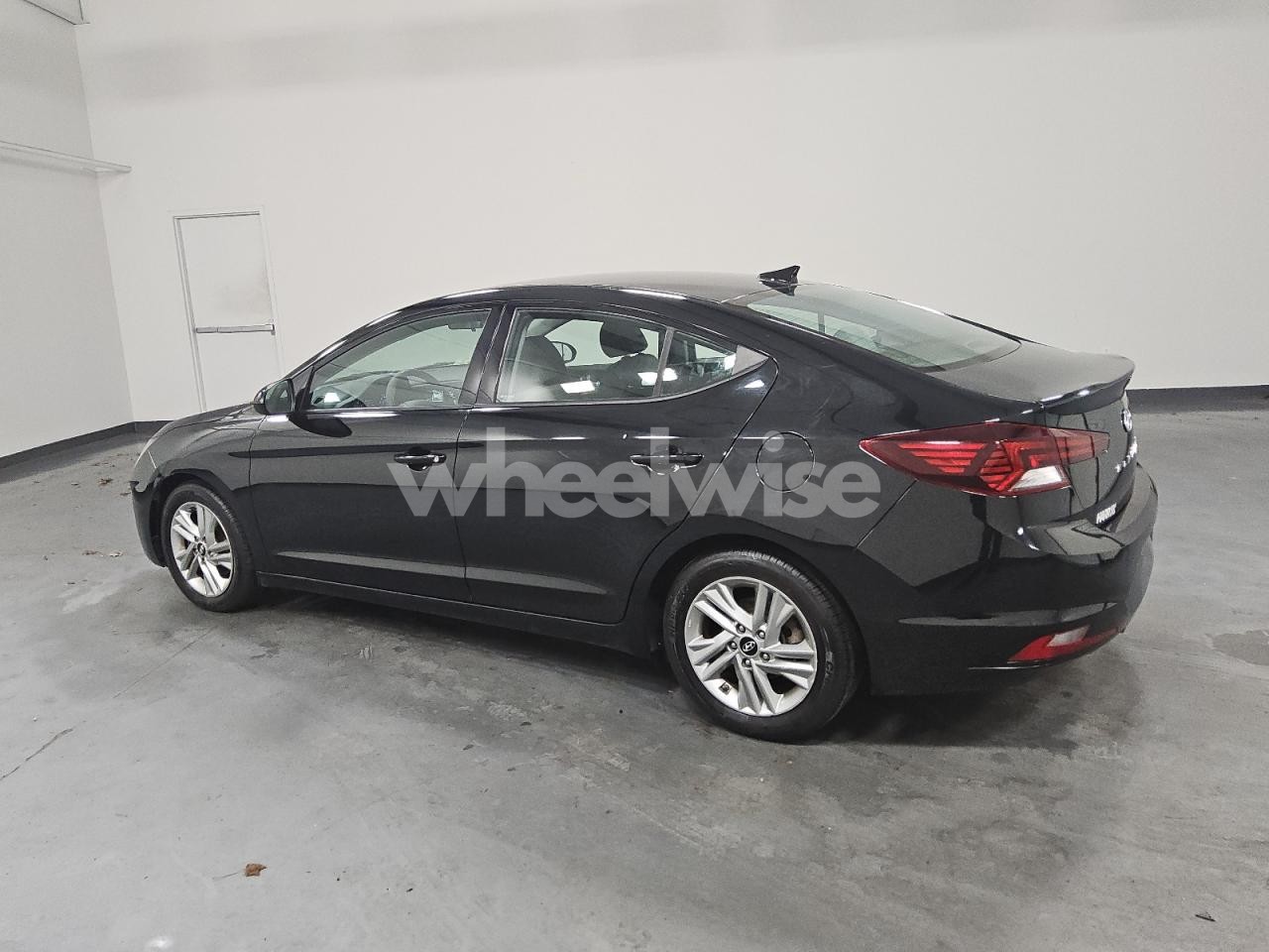 Photo 2 of 2020 HYUNDAI ELANTRA SEL (VIN 5NPD84LF4LH627776)