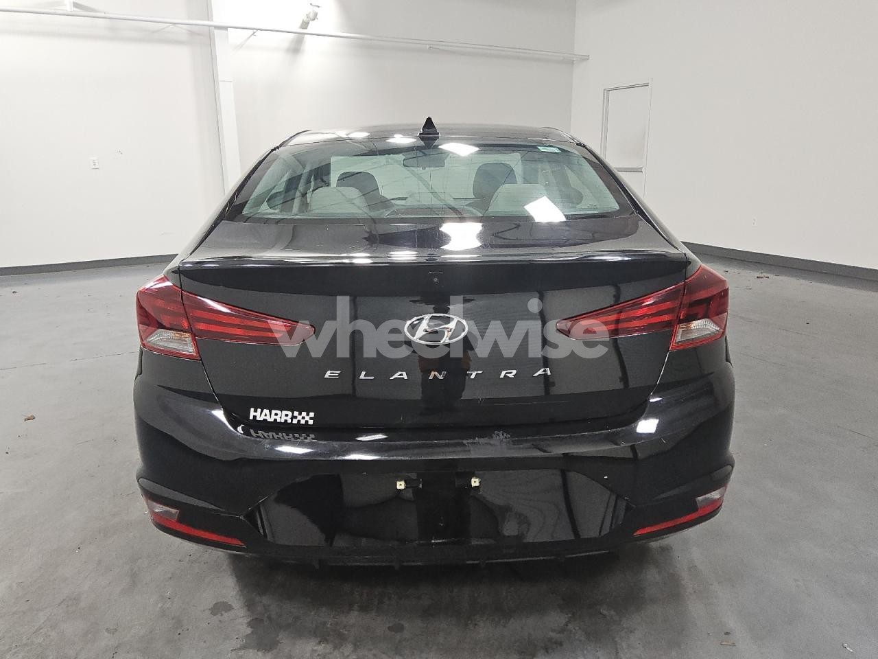 Photo 6 of 2020 HYUNDAI ELANTRA SEL (VIN 5NPD84LF4LH627776)