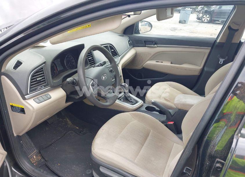 Photo 5 of 2017 Hyundai Elantra SE (VIN 5NPD84LF5HH003508)