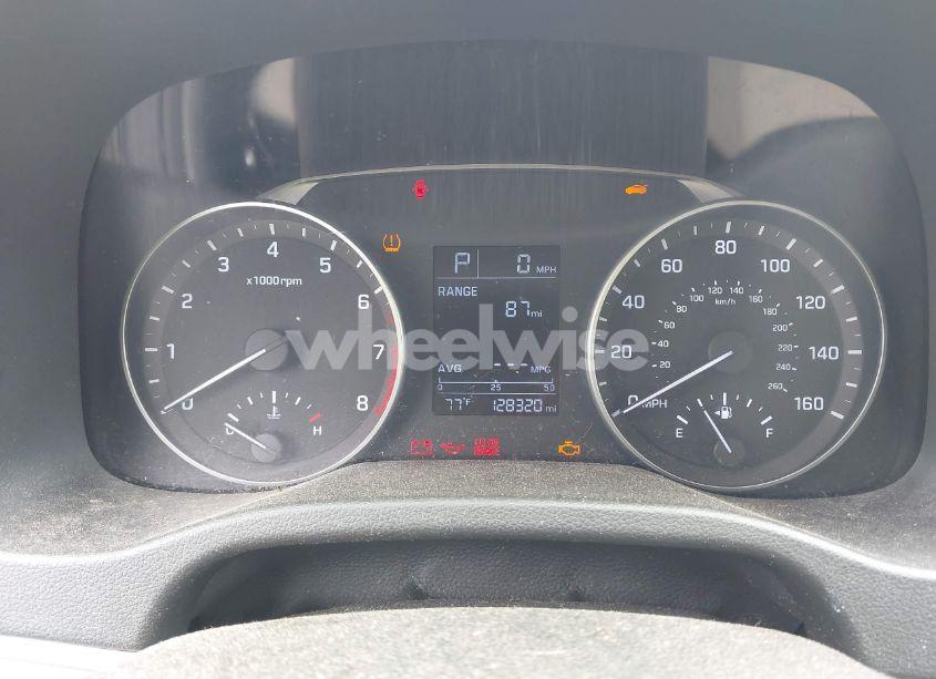 Photo 7 of 2017 Hyundai Elantra SE (VIN 5NPD84LF5HH003508)