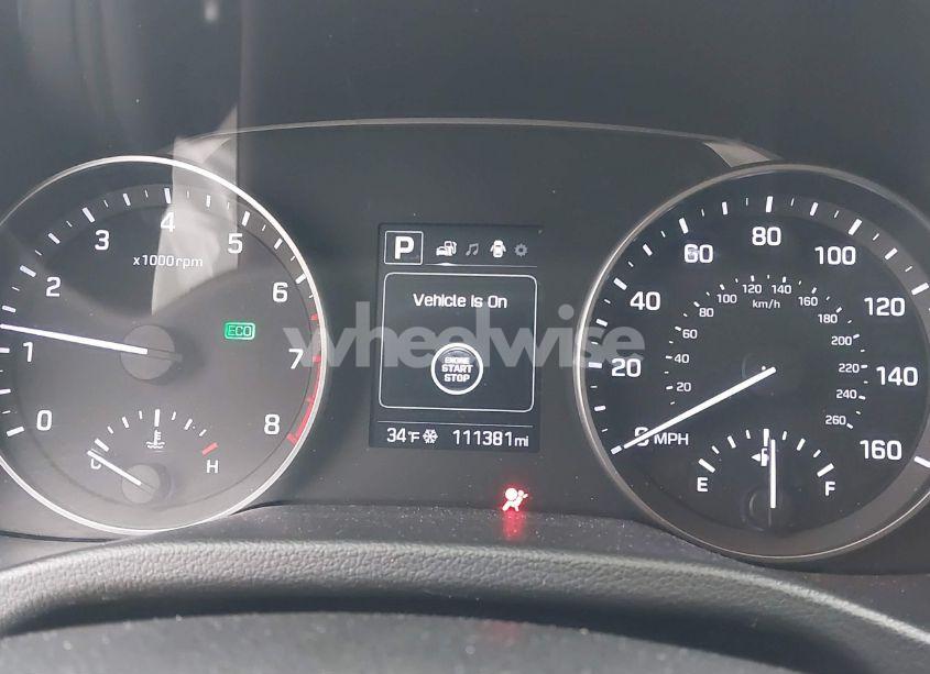 Photo 7 of 2017 Hyundai Elantra SE (VIN 5NPD84LF5HH014802)