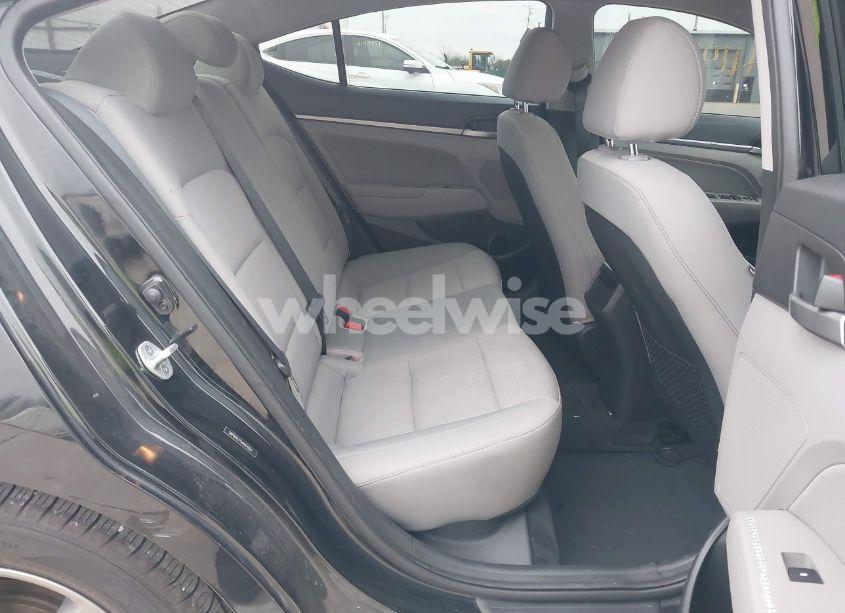 Photo 8 of 2017 Hyundai Elantra SE (VIN 5NPD84LF5HH014802)