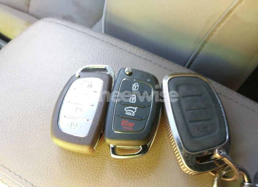 Photo 11 of 2017 Hyundai Elantra SE (VIN 5NPD84LF5HH021166)