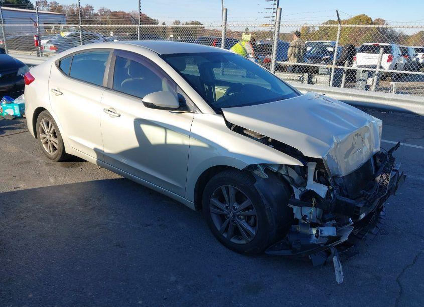 2017 Hyundai Elantra SE (VIN 5NPD84LF5HH042471) main photo