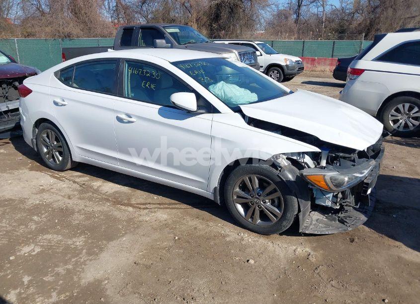 2017 Hyundai Elantra SE (VIN 5NPD84LF5HH055818) main photo
