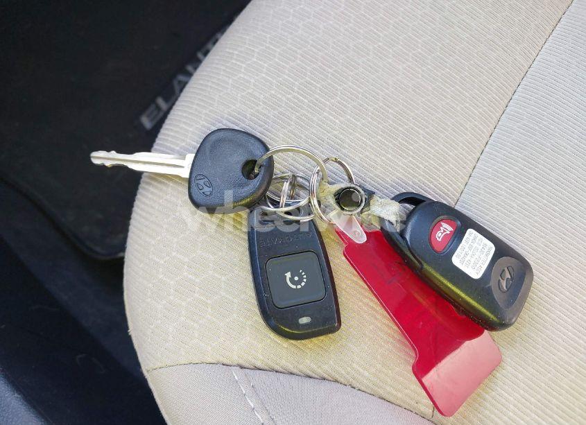 Photo 11 of 2017 Hyundai Elantra SE (VIN 5NPD84LF5HH055818)