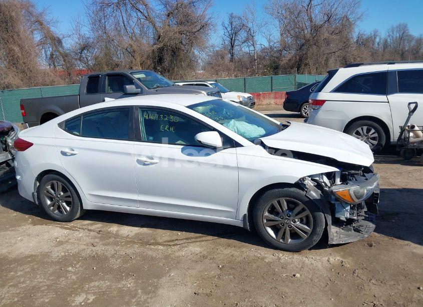 Photo 13 of 2017 Hyundai Elantra SE (VIN 5NPD84LF5HH055818)