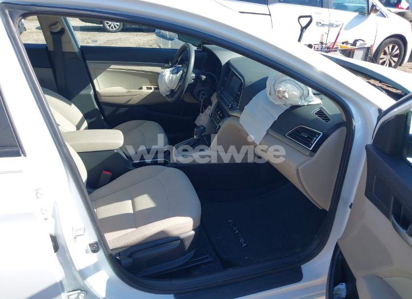 Photo 5 of 2017 Hyundai Elantra SE (VIN 5NPD84LF5HH055818)