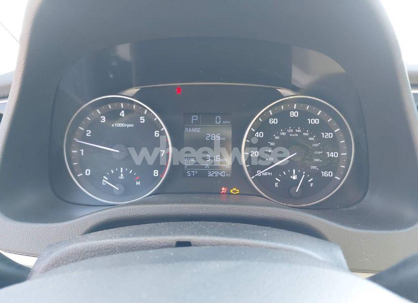 Photo 7 of 2017 Hyundai Elantra SE (VIN 5NPD84LF5HH055818)