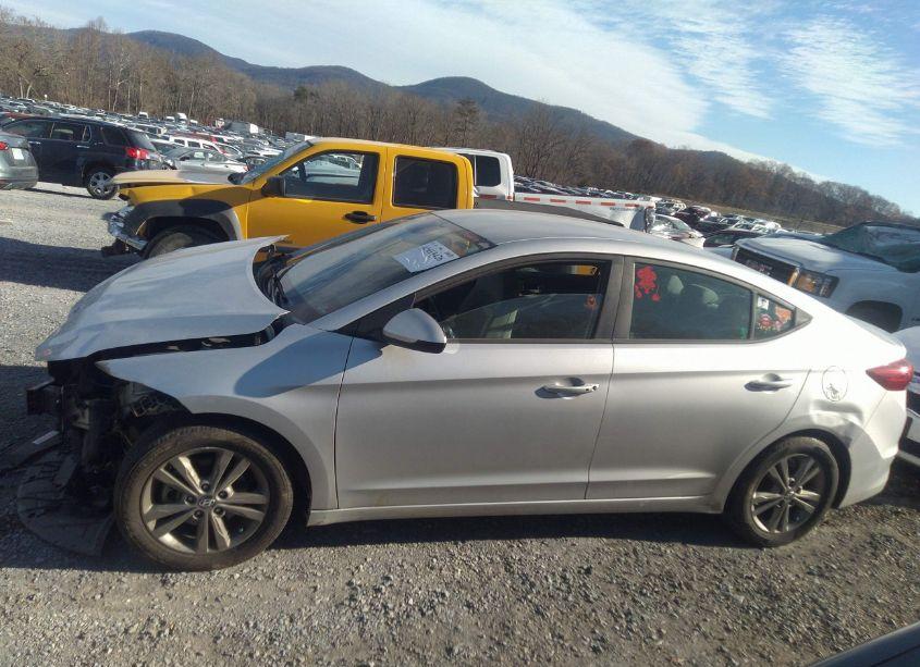 Photo 14 of 2017 Hyundai Elantra SE (VIN 5NPD84LF5HH057875)