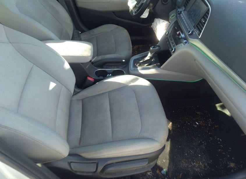 Photo 5 of 2017 Hyundai Elantra SE (VIN 5NPD84LF5HH057875)