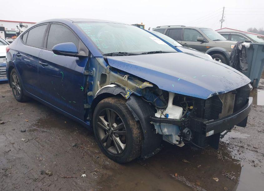 2017 Hyundai Elantra SE (VIN 5NPD84LF5HH075390) main photo