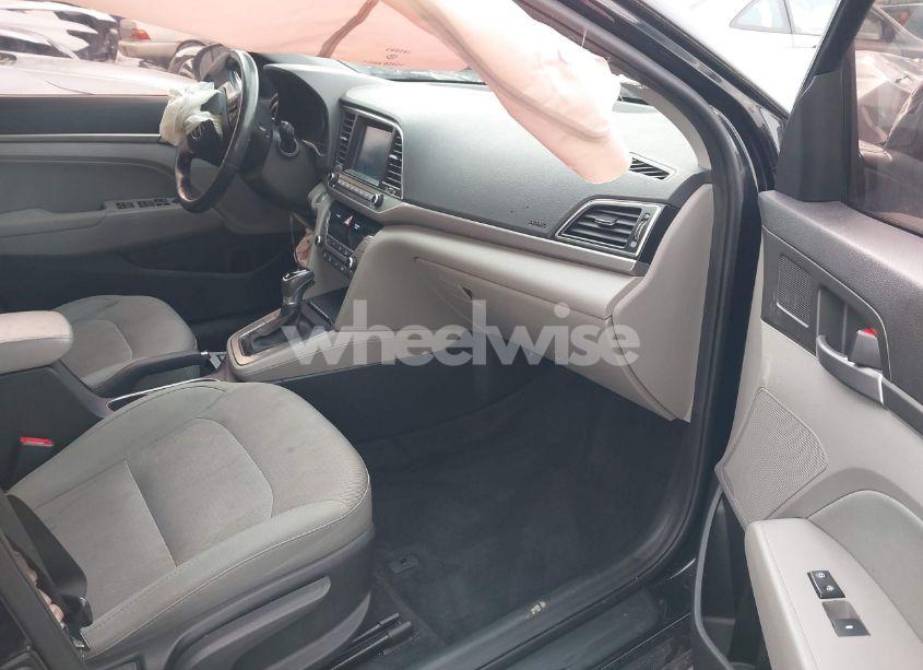 Photo 5 of 2017 Hyundai Elantra SE (VIN 5NPD84LF5HH080573)