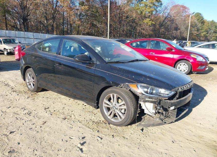 2017 Hyundai Elantra SE (VIN 5NPD84LF5HH105052) main photo