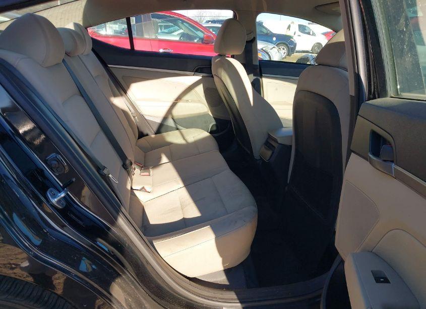 Photo 8 of 2017 Hyundai Elantra SE (VIN 5NPD84LF5HH105052)