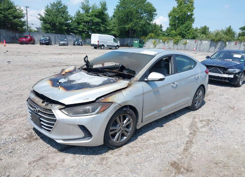 Photo 2 of 2017 Hyundai Elantra SE (VIN 5NPD84LF5HH106881)
