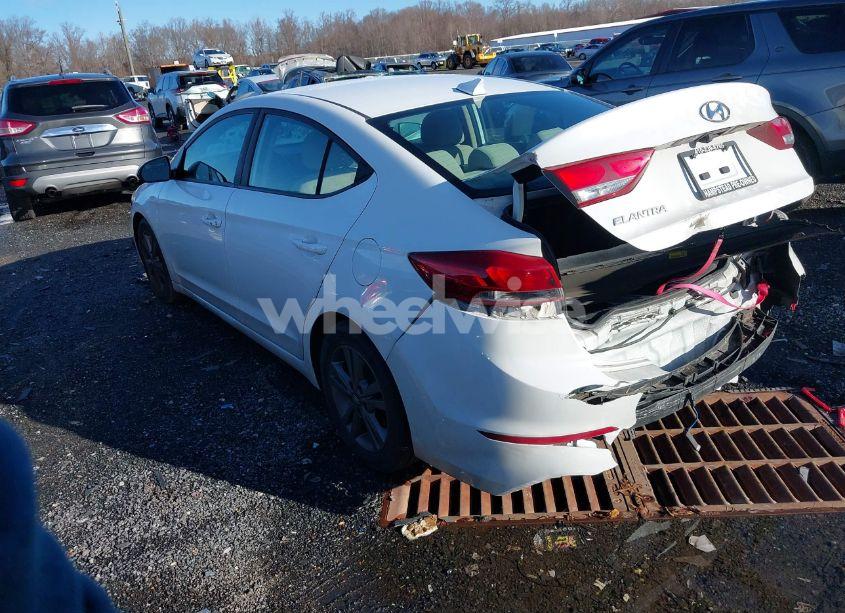Photo 3 of 2017 Hyundai Elantra SE/VALUE/LIMITED (VIN 5NPD84LF5HH109117)