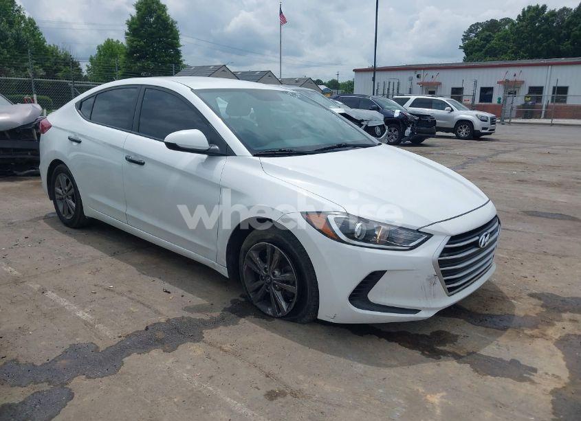 2017 Hyundai Elantra SE (VIN 5NPD84LF5HH132588) main photo