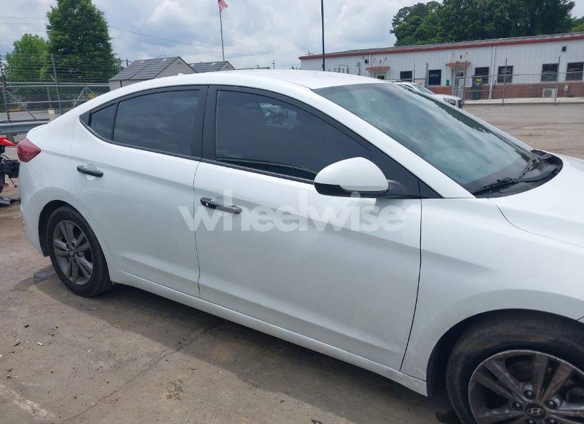 Photo 13 of 2017 Hyundai Elantra SE (VIN 5NPD84LF5HH132588)