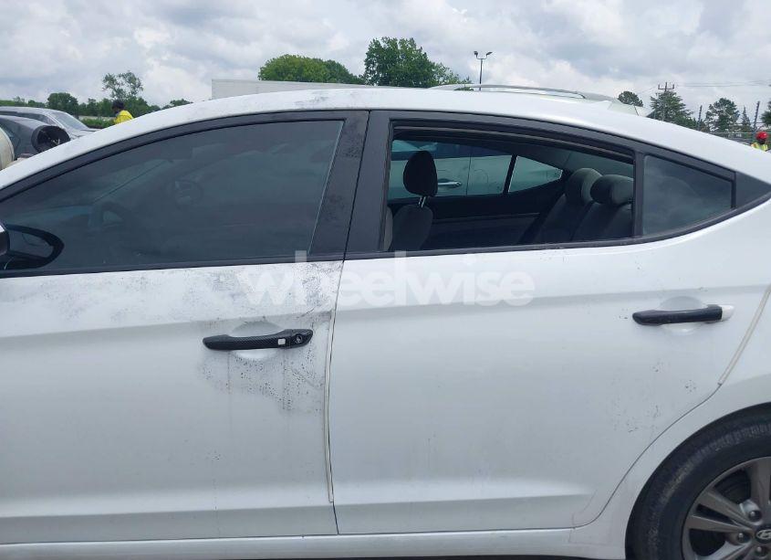 Photo 17 of 2017 Hyundai Elantra SE (VIN 5NPD84LF5HH132588)