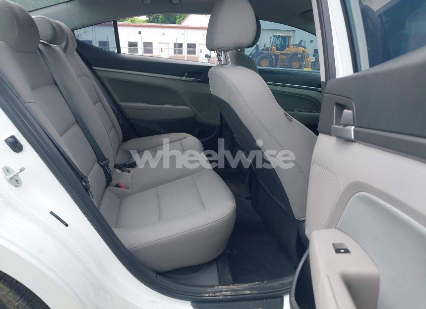 Photo 8 of 2017 Hyundai Elantra SE (VIN 5NPD84LF5HH132588)