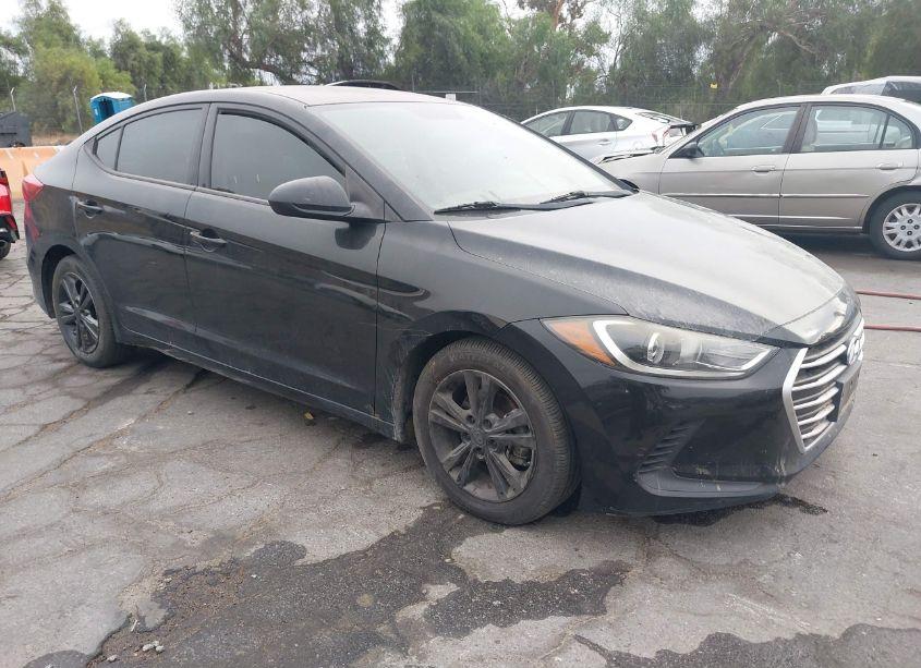 2017 Hyundai Elantra SE (VIN 5NPD84LF5HH174016) main photo