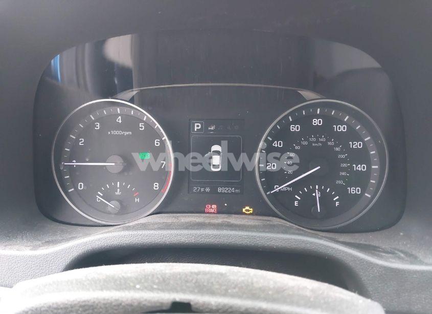 Photo 7 of 2018 Hyundai Elantra SEL (VIN 5NPD84LF5JH220725)