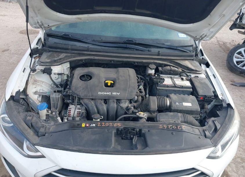 Photo 10 of 2018 Hyundai Elantra SEL (VIN 5NPD84LF5JH248170)