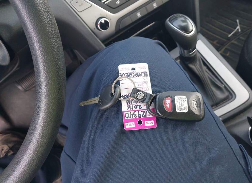 Photo 11 of 2018 Hyundai Elantra SEL (VIN 5NPD84LF5JH249366)