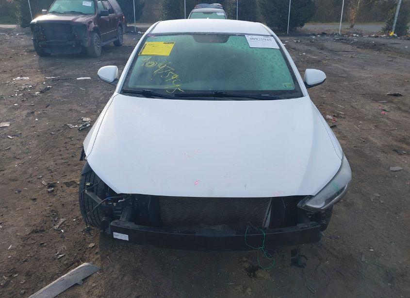 Photo 12 of 2018 Hyundai Elantra SEL (VIN 5NPD84LF5JH249366)