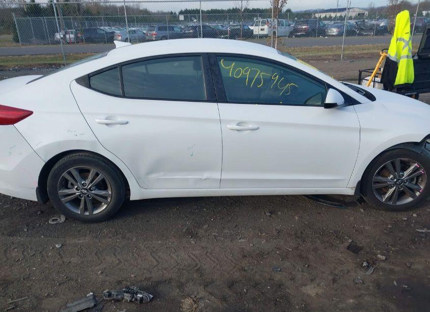 Photo 13 of 2018 Hyundai Elantra SEL (VIN 5NPD84LF5JH249366)
