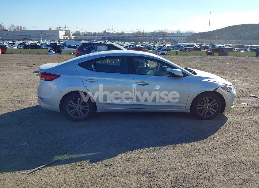 Photo 13 of 2018 Hyundai Elantra SEL (VIN 5NPD84LF5JH260299)