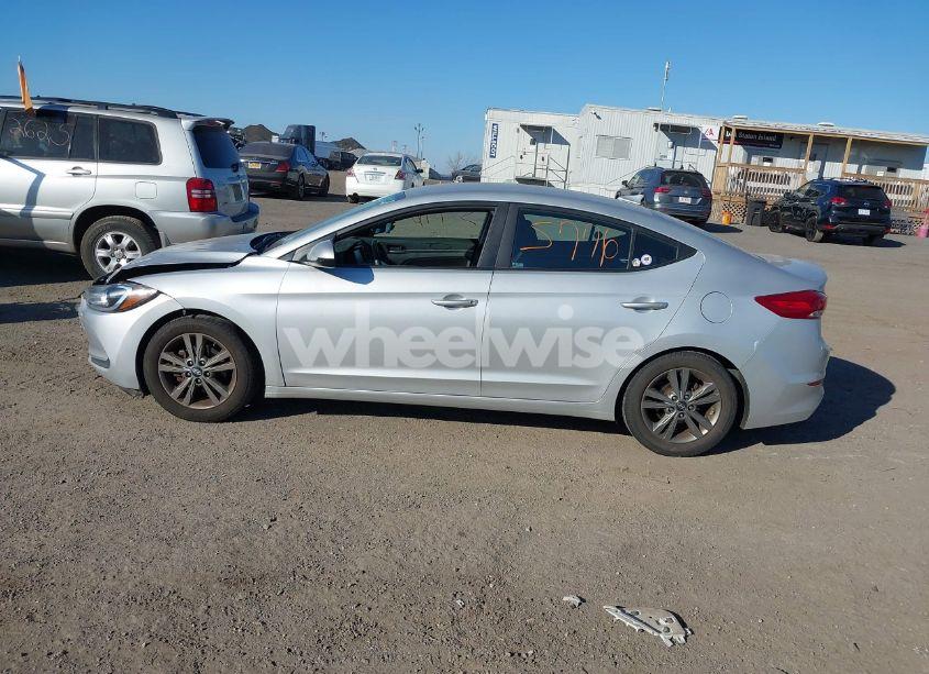 Photo 14 of 2018 Hyundai Elantra SEL (VIN 5NPD84LF5JH260299)