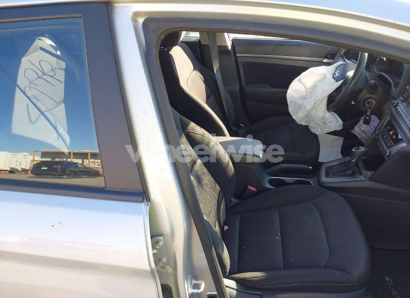 Photo 5 of 2018 Hyundai Elantra SEL (VIN 5NPD84LF5JH260299)