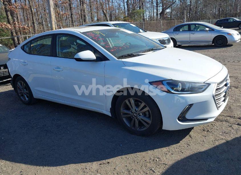 2018 Hyundai Elantra VALUE EDITION (VIN 5NPD84LF5JH306262) main photo