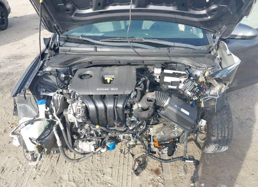 Photo 10 of 2018 Hyundai Elantra SEL (VIN 5NPD84LF5JH309498)