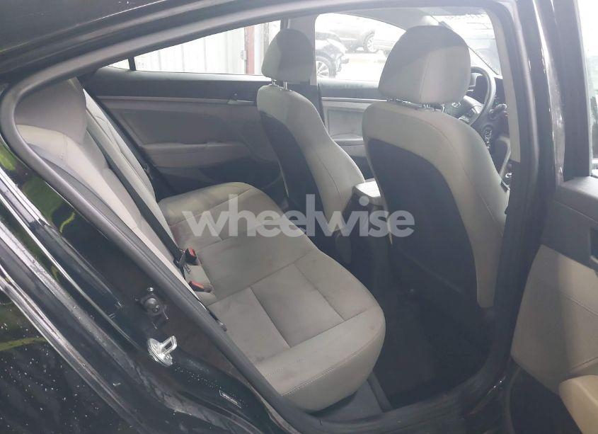 Photo 8 of 2018 Hyundai Elantra SEL (VIN 5NPD84LF5JH310151)