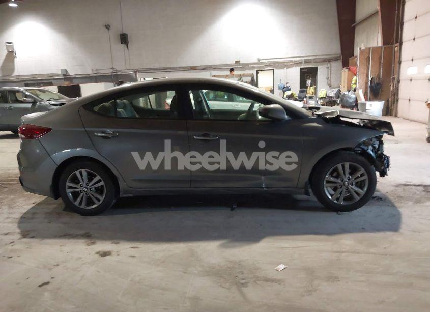 Photo 13 of 2018 Hyundai Elantra SEL (VIN 5NPD84LF5JH333977)