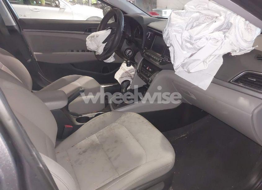 Photo 5 of 2018 Hyundai Elantra SEL (VIN 5NPD84LF5JH333977)