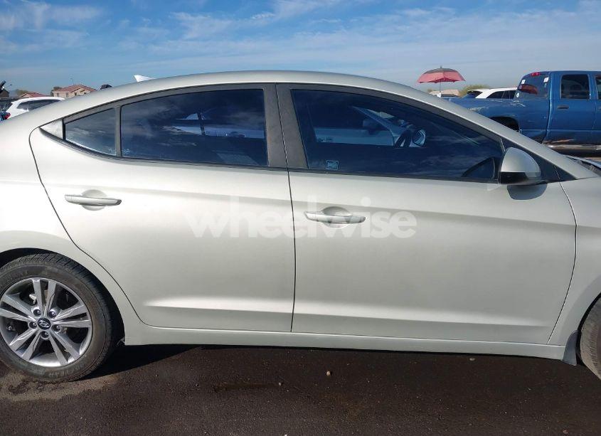 Photo 13 of 2018 Hyundai Elantra SEL (VIN 5NPD84LF5JH374660)