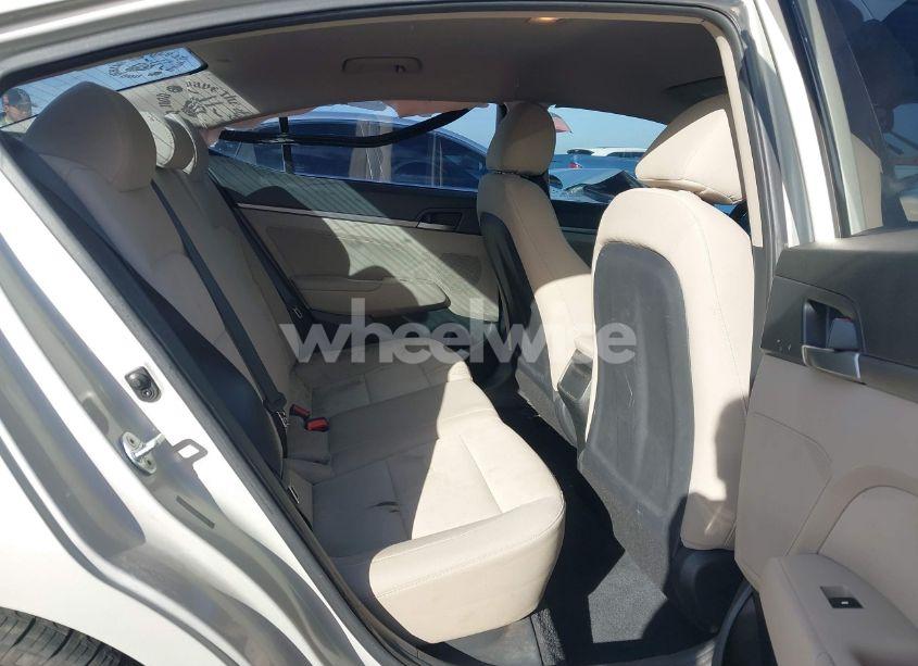 Photo 8 of 2018 Hyundai Elantra SEL (VIN 5NPD84LF5JH374660)