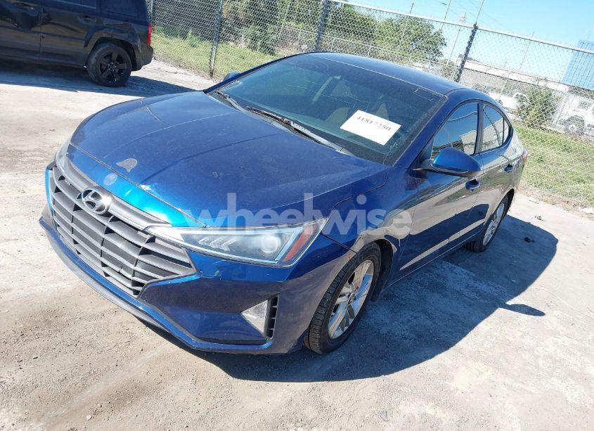 Photo 2 of 2019 Hyundai Elantra SEL (VIN 5NPD84LF5KH407836)