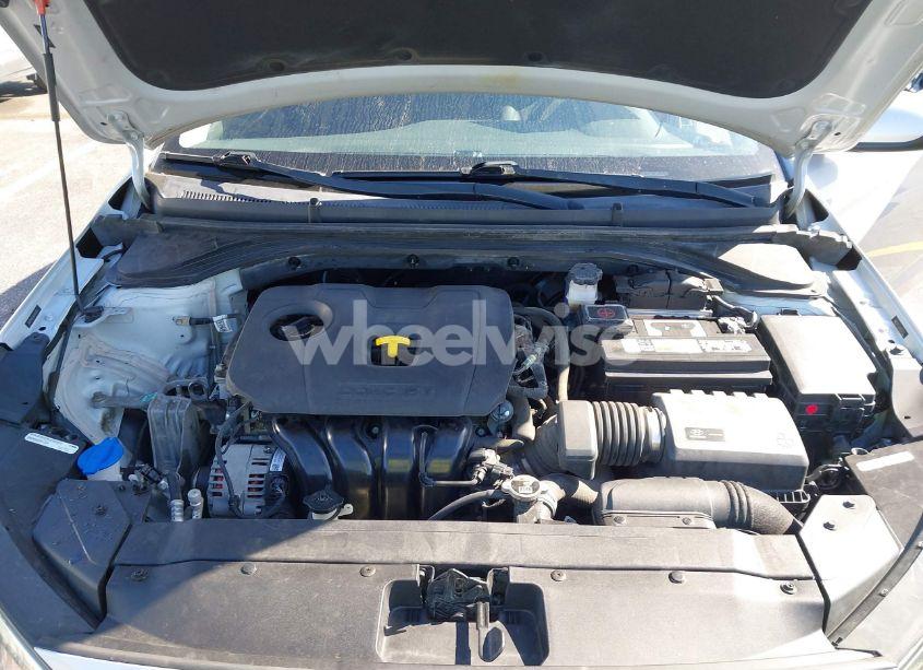 Photo 10 of 2019 Hyundai Elantra SEL (VIN 5NPD84LF5KH410767)