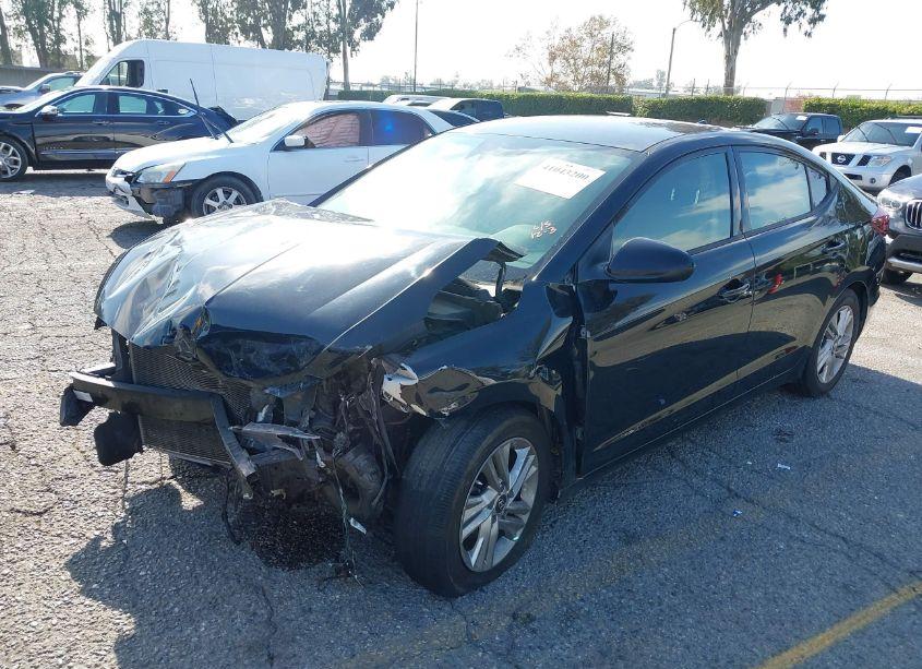 Photo 2 of 2019 Hyundai Elantra SEL (VIN 5NPD84LF5KH416715)