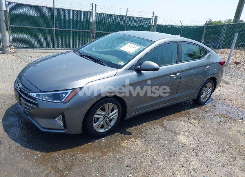 Photo 2 of 2019 Hyundai Elantra SEL (VIN 5NPD84LF5KH426211)