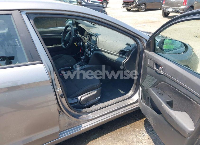 Photo 5 of 2019 Hyundai Elantra SEL (VIN 5NPD84LF5KH426211)