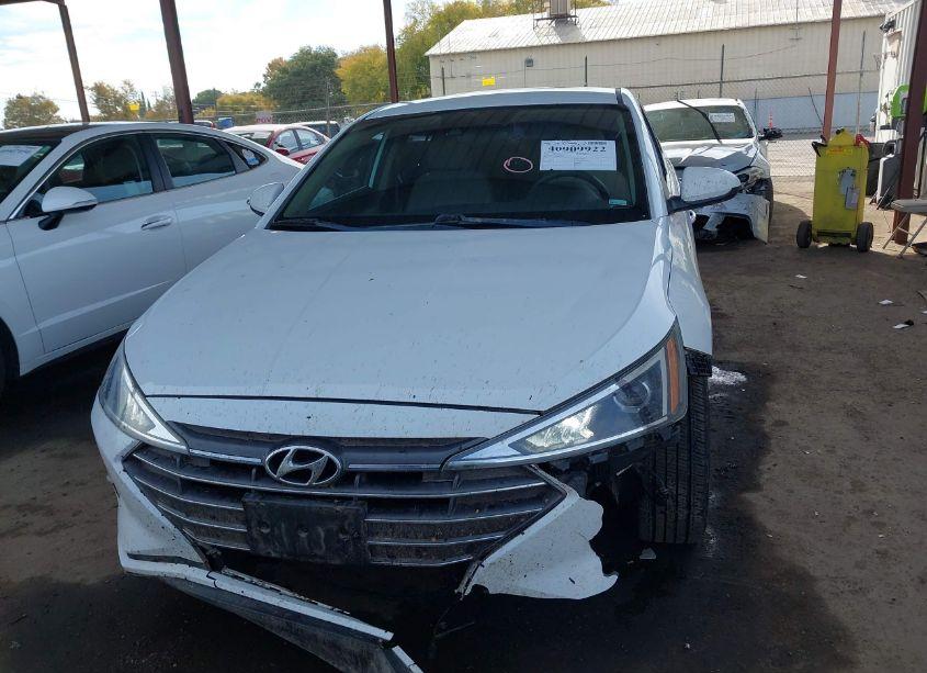 Photo 12 of 2019 Hyundai Elantra SEL (VIN 5NPD84LF5KH435569)