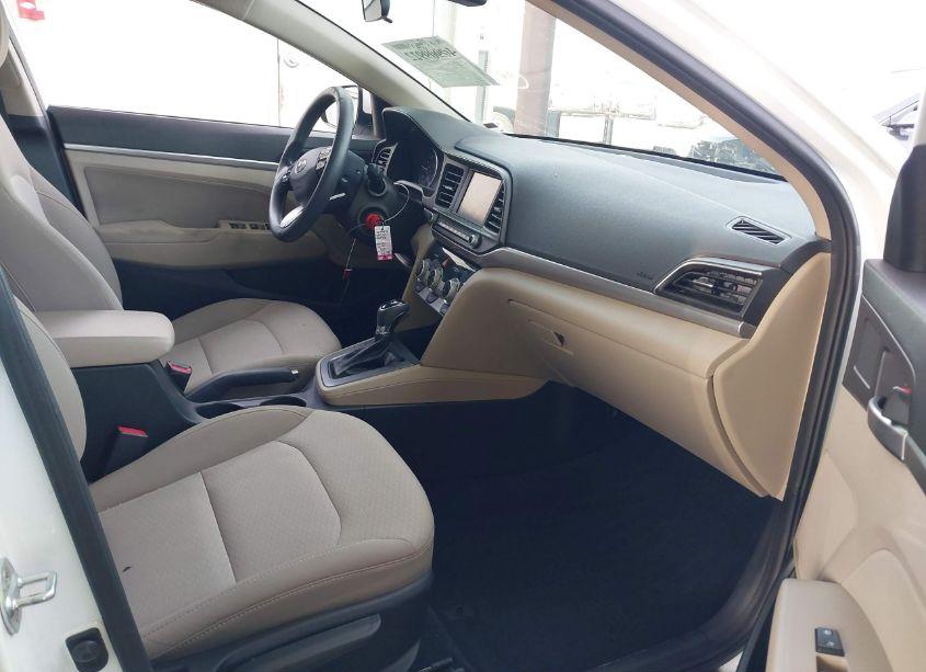 Photo 5 of 2019 Hyundai Elantra SEL (VIN 5NPD84LF5KH435569)