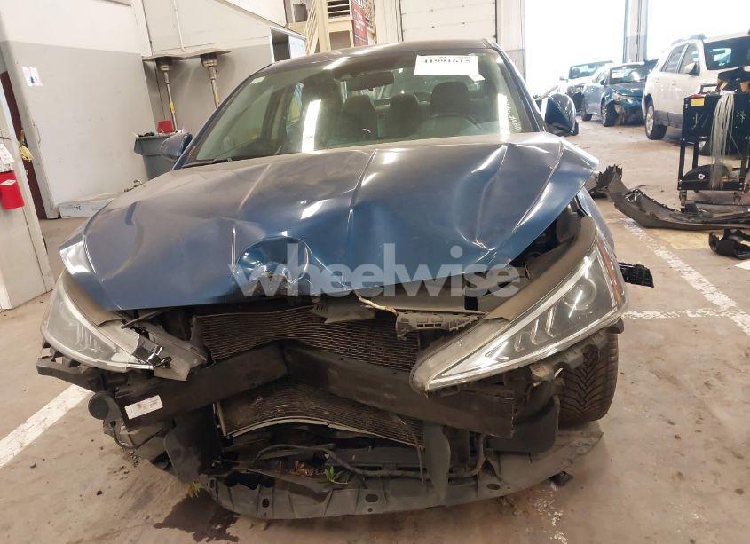 Photo 13 of 2019 Hyundai Elantra SEL (VIN 5NPD84LF5KH438603)